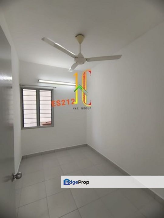 Pangsapuri Akasia, Bandar Botanic, , 