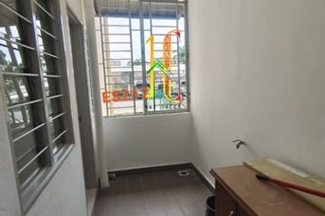 Pangsapuri Akasia, Bandar Botanic