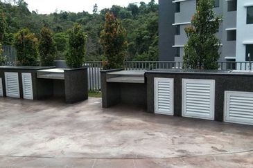 Suterapine condo sungai long