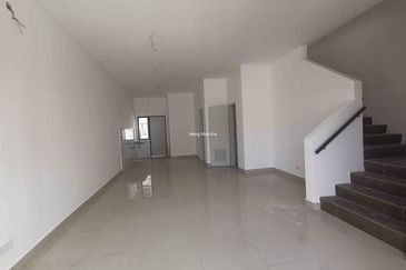 New House At Mahkota Banting Near WCE hightway