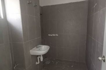 New House At Mahkota Banting Near WCE hightway