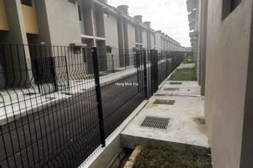 New House At Mahkota Banting Near WCE hightway