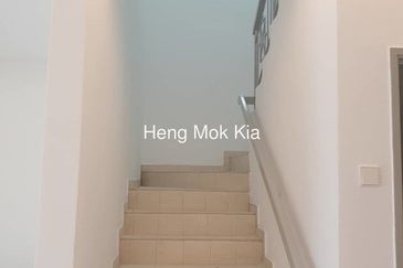 New renovated unit at bandar puteri klang