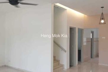 New renovated unit at bandar puteri klang