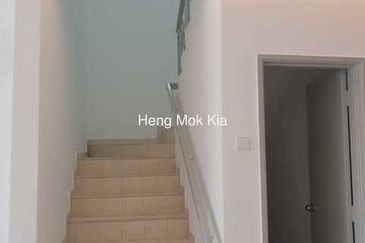 New renovated unit at bandar puteri klang