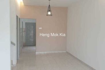 New renovated unit at bandar puteri klang
