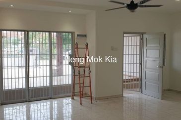 New renovated unit at bandar puteri klang