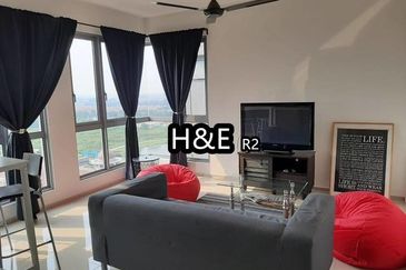 Gravit8 Condominium Klang