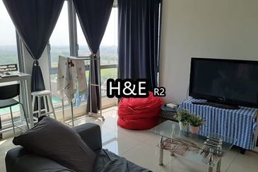 Gravit8 Condominium Klang