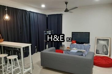 Gravit8 Condominium Klang