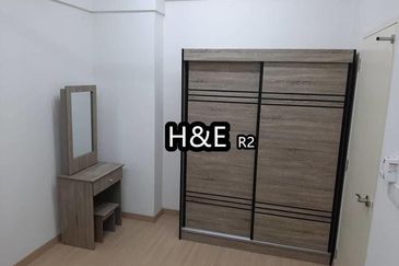 Gravit8 Condominium Klang