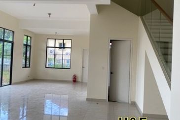 S43. Bukit Rimau Semi D corner New Unit Kota Kemuning