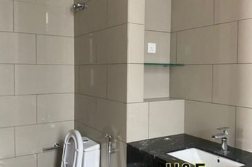 S43. Bukit Rimau Semi D corner New Unit Kota Kemuning