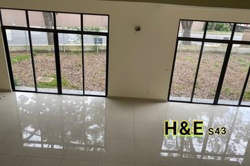 S43. Bukit Rimau Semi D corner New Unit Kota Kemuning