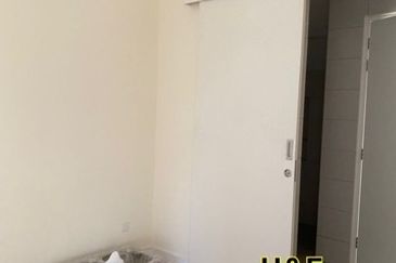 S43. Bukit Rimau Semi D corner New Unit Kota Kemuning