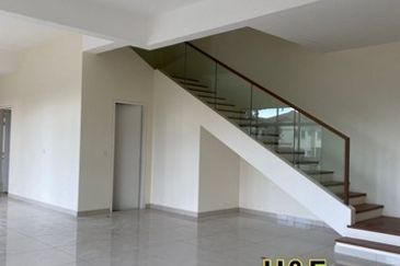 S43. Bukit Rimau Semi D corner New Unit Kota Kemuning