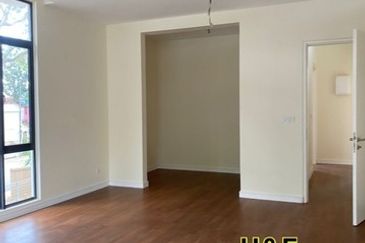 S43. Bukit Rimau Semi D corner New Unit Kota Kemuning