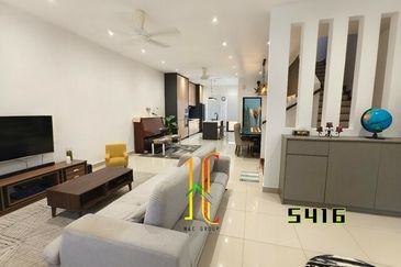 Pentas 6 @ Alam Impian