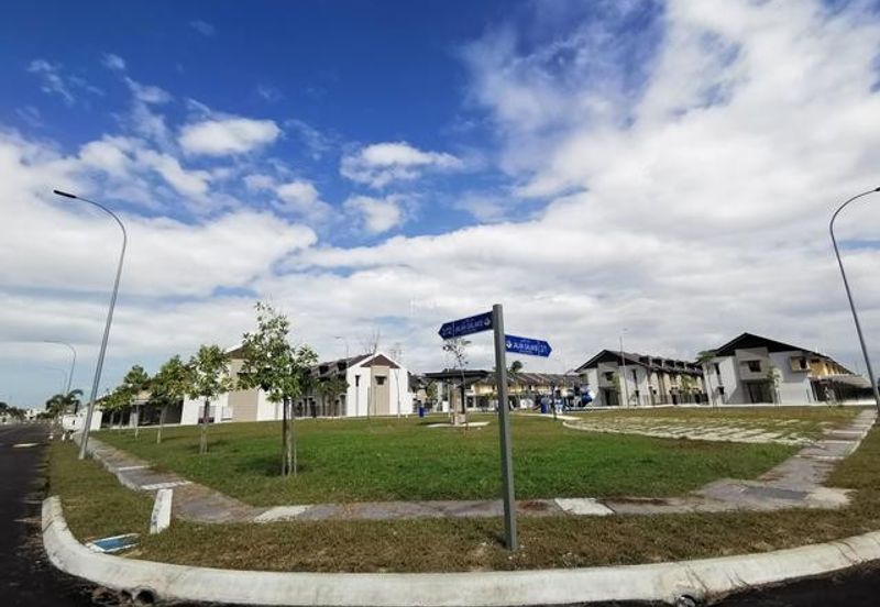 New House At Mahkota Banting Near WCE hightway