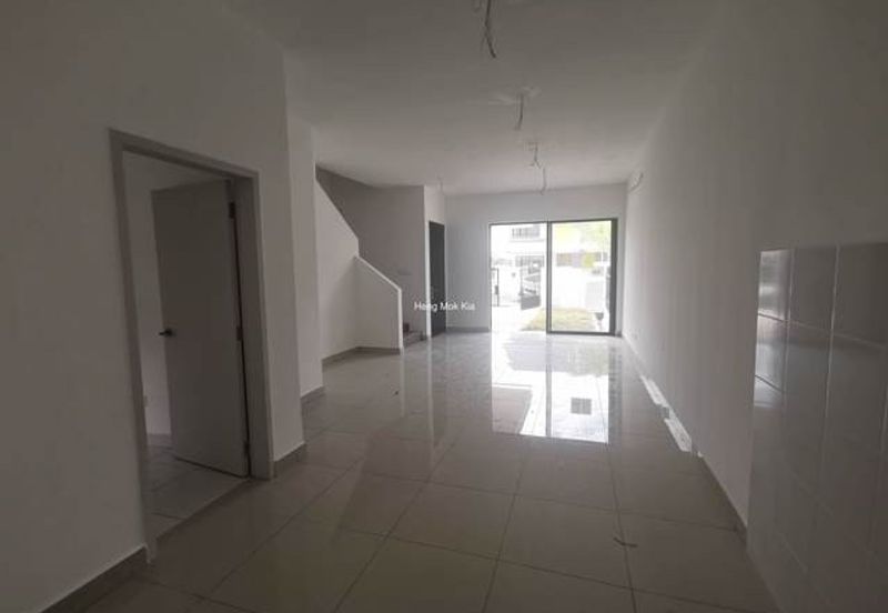 New House At Mahkota Banting Near WCE hightway