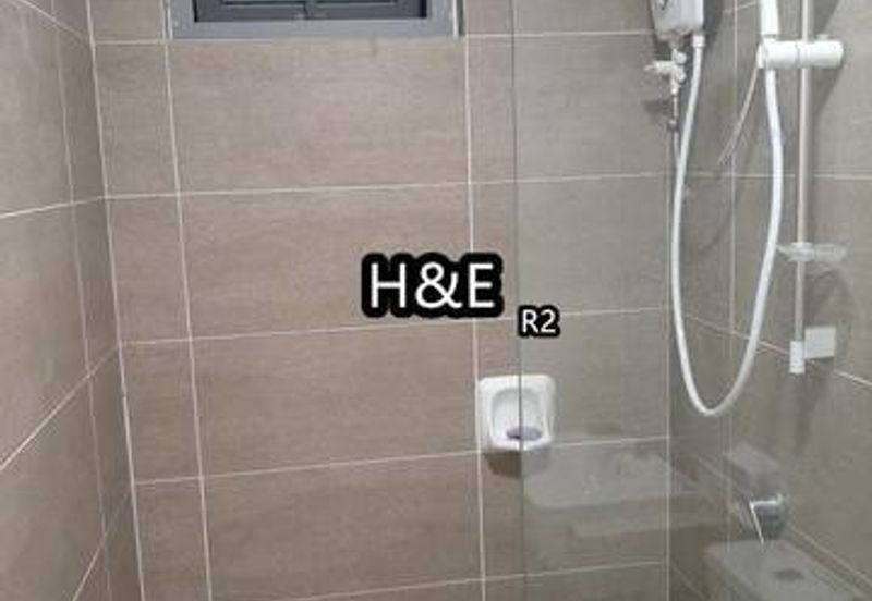 Gravit8 Condominium Klang