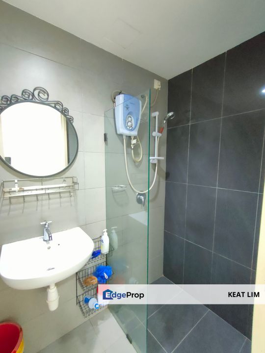 10.10 SpeciaL DEAL! Newly Painted with Nice Furnished, Selangor, Petaling Jaya
