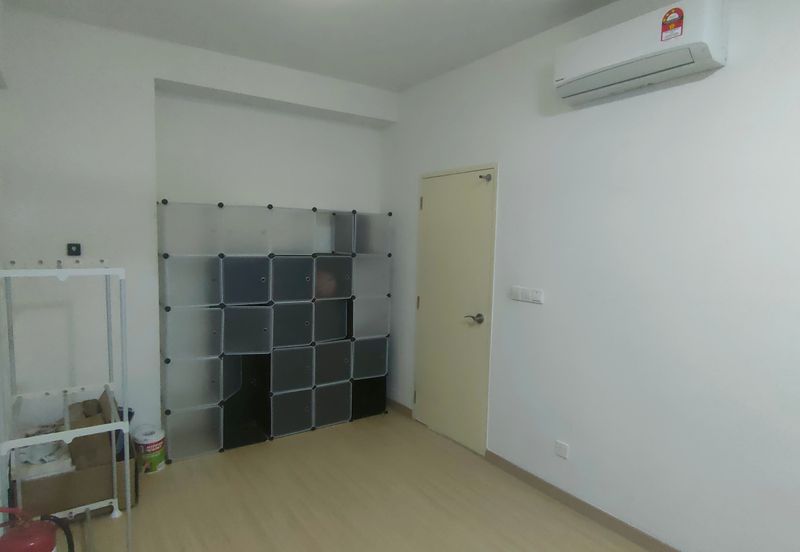 Gravit8 @ Klang South