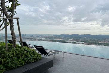 Hill10 Residence @ i-City