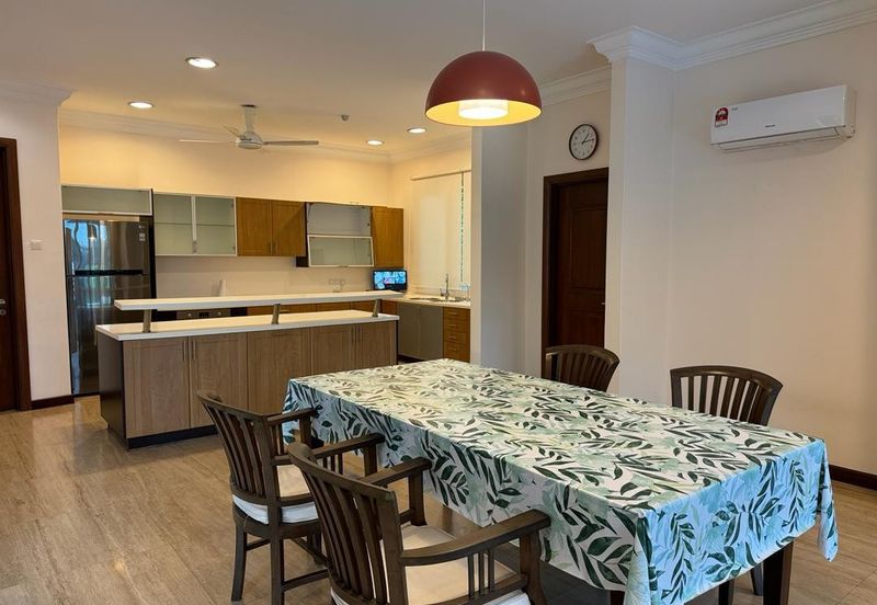 Bungalow with Private Pool @ Taman Duta