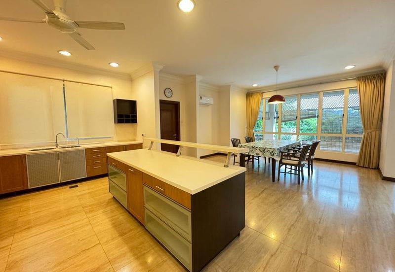 Bungalow with Private Pool @ Taman Duta