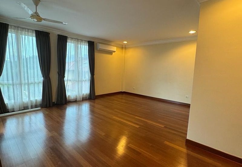 Bungalow with Private Pool @ Taman Duta