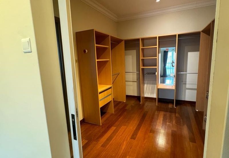 Bungalow with Private Pool @ Taman Duta