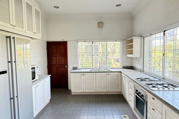 Bungalow with Private Pool @ Kenny Hills (Bukit Tunku)