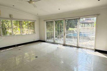 Bungalow with Private Pool @ Kenny Hills (Bukit Tunku)
