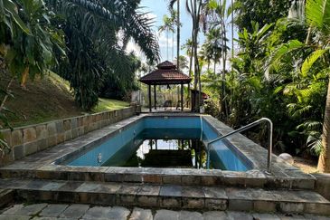 Bungalow with Private Pool @ Kenny Hills (Bukit Tunku)