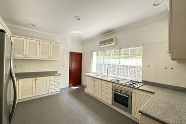 Bungalow with Private Pool @ Kenny Hills (Bukit Tunku)