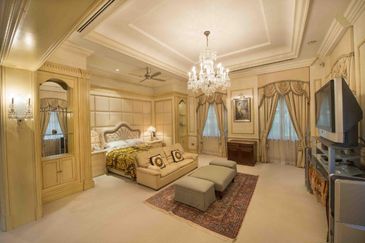 2.5s Italian Style Bungalow @ Taman Duta