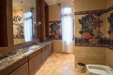 2.5s Italian Style Bungalow @ Taman Duta