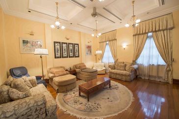 2.5s Italian Style Bungalow @ Taman Duta