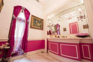 2.5s Italian Style Bungalow @ Taman Duta