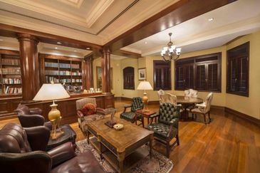 2.5s Italian Style Bungalow @ Taman Duta