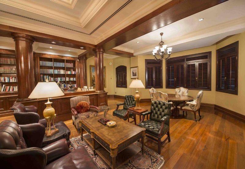 2.5s Italian Style Bungalow @ Taman Duta