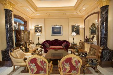 2.5s Italian Style Bungalow @ Taman Duta