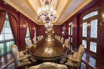 2.5s Italian Style Bungalow @ Taman Duta