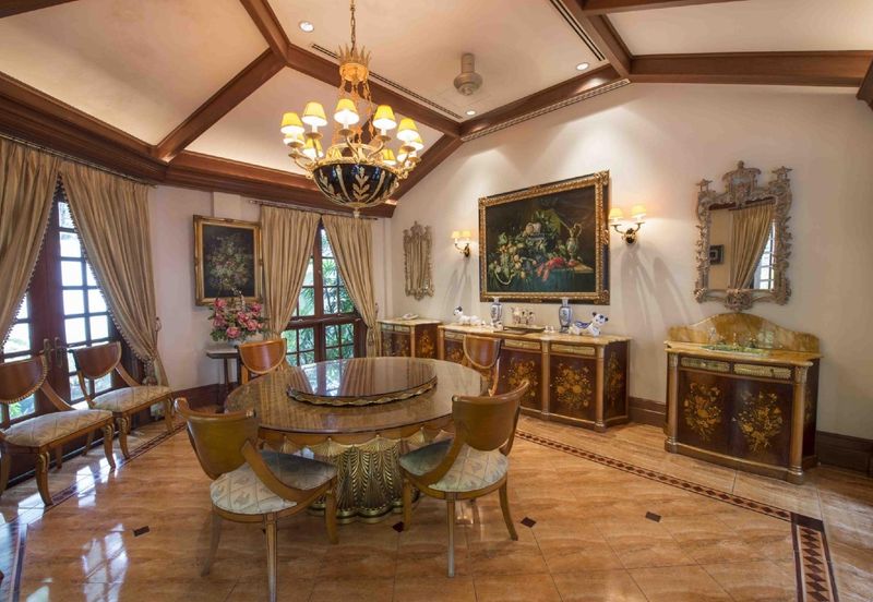 2.5s Italian Style Bungalow @ Taman Duta