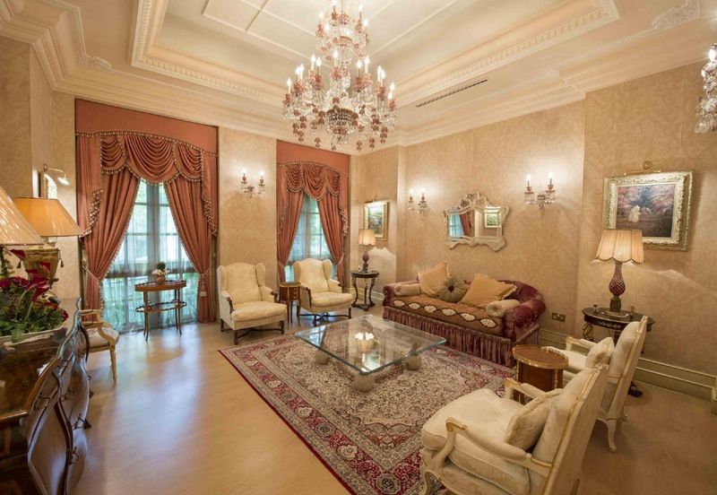 2.5s Italian Style Bungalow @ Taman Duta