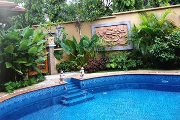 Bungalow with Private Pool @ Bukit Tunku (Kenny Hills)