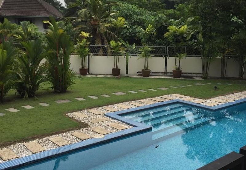 Bungalow with Private Pool @ Taman Duta