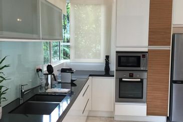 Bungalow with Private Pool @ Taman Duta