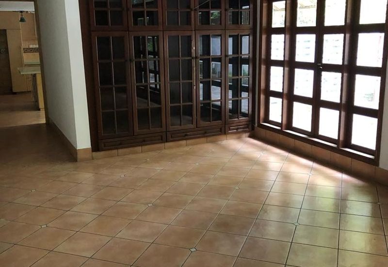 Bungalow with Private Pool @ Taman Duta